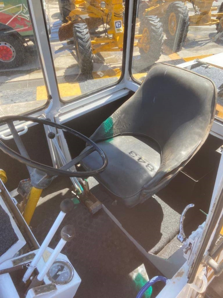 Máy xúc lật bánh lốp International 520A: hình 13 Máy xúc lật bánh lốp International 520A: hình 13