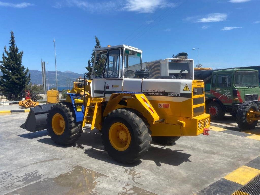 Máy xúc lật bánh lốp International 520A: hình 6 Máy xúc lật bánh lốp International 520A: hình 6