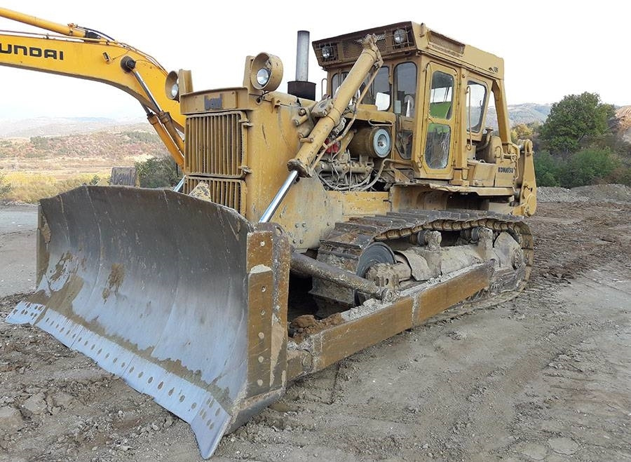 Komatsu D 155 A-1 - Máy ủi: hình 3 Komatsu D 155 A-1 - Máy ủi: hình 3