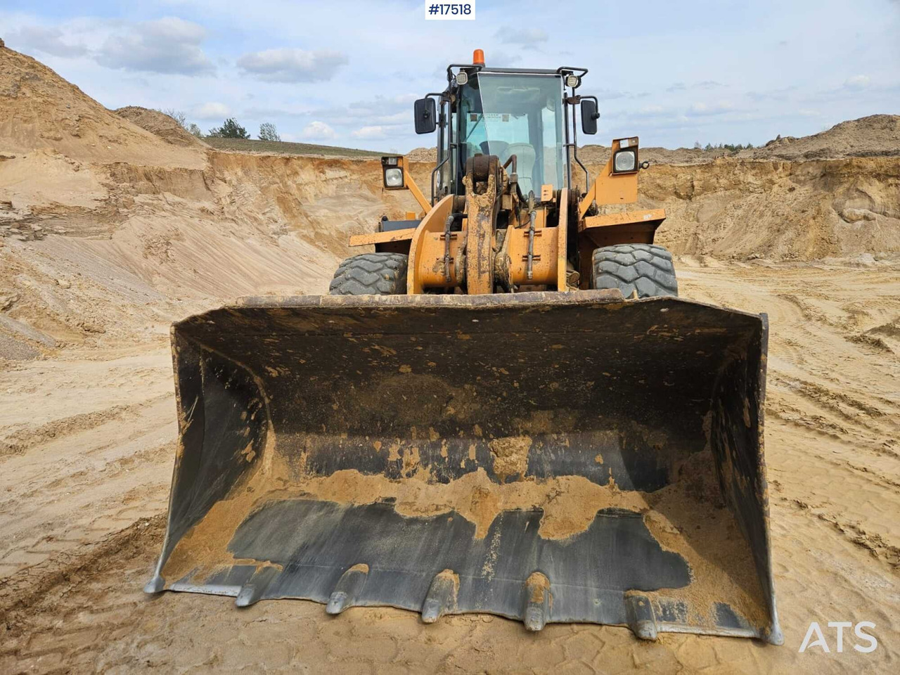 2004 Case 821C - Máy xúc lật bánh lốp: hình 3 2004 Case 821C - Máy xúc lật bánh lốp: hình 3