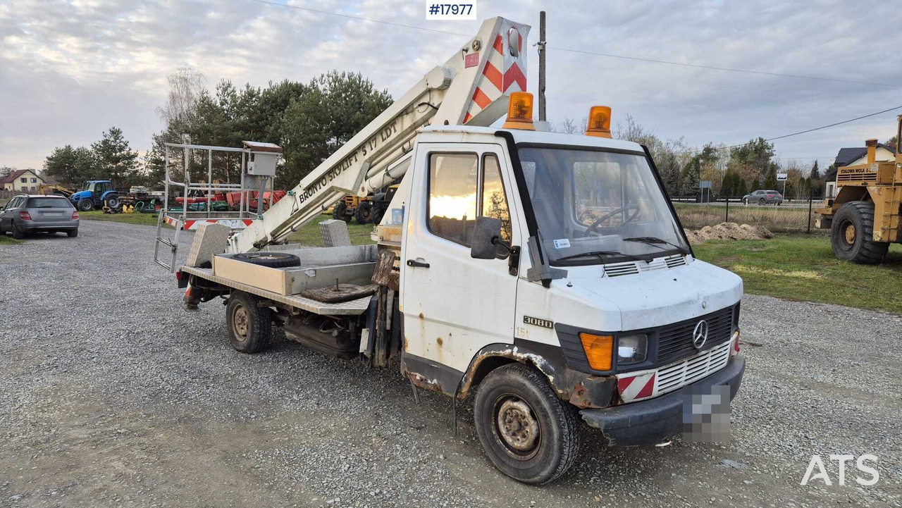 BRONTO SKYLIFT basket lift on Mercedes-Benz 308D chassis (1992) - Nền bục trên không gắn trên xe tải: hình 3 BRONTO SKYLIFT basket lift on Mercedes-Benz 308D chassis (1992) - Nền bục trên không gắn trên xe tải: hình 3