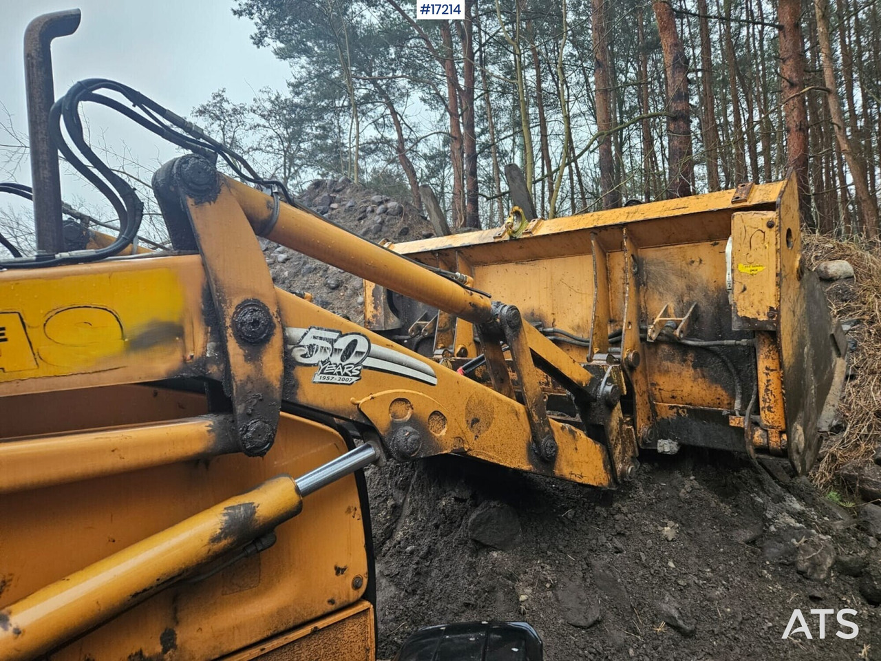 CASE 580SR - 4PT Backhoe Loader (2007) - Máy xúc trước múc sau: hình 4 CASE 580SR - 4PT Backhoe Loader (2007) - Máy xúc trước múc sau: hình 4