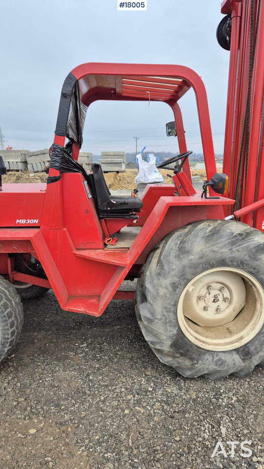 Rough terrain forklift MANITOU MB 30N (1993) - Xe nâng địa hình gồ ghề: hình 5 Rough terrain forklift MANITOU MB 30N (1993) - Xe nâng địa hình gồ ghề: hình 5