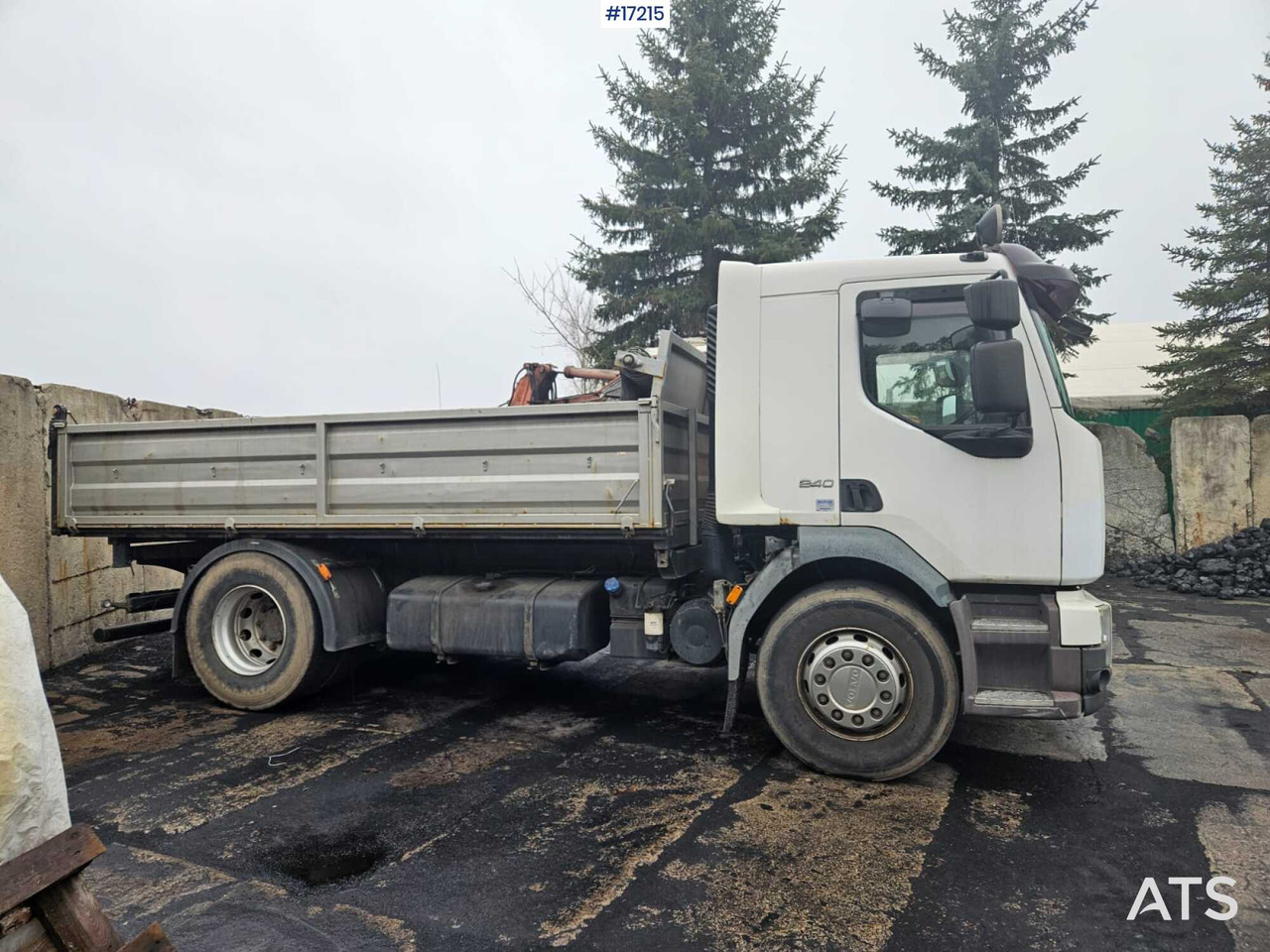 VOLVO FL4XR3 Three-way tipping (2006) - Xe ben: hình 4 VOLVO FL4XR3 Three-way tipping (2006) - Xe ben: hình 4