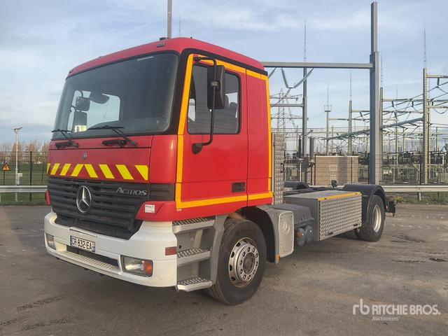 1999 Mercedes-Benz Actros 1835 4x2 Cab and Chassis - Xe tải khung gầm: hình 2 1999 Mercedes-Benz Actros 1835 4x2 Cab and Chassis - Xe tải khung gầm: hình 2