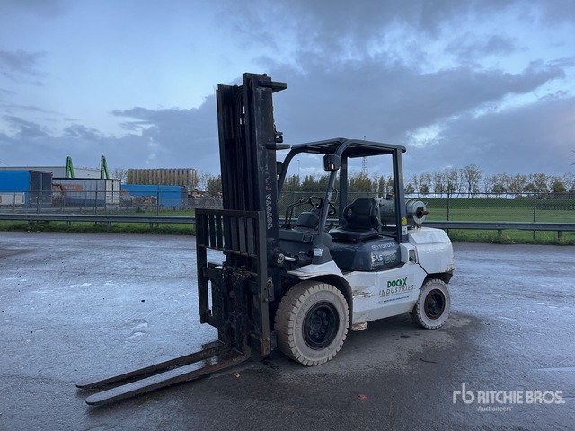 2002 Toyota 02-7FDA50 Forklift - Xe nâng diesel: hình 1 2002 Toyota 02-7FDA50 Forklift - Xe nâng diesel: hình 1