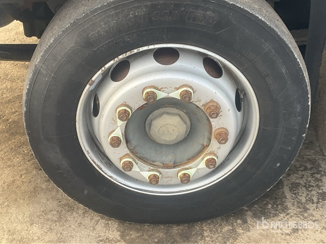 2002 Volvo FM42X6A456 4x2 Sleeper Flatbed Truck - Xe tải thùng lửng/ Phẳng: hình 5 2002 Volvo FM42X6A456 4x2 Sleeper Flatbed Truck - Xe tải thùng lửng/ Phẳng: hình 5