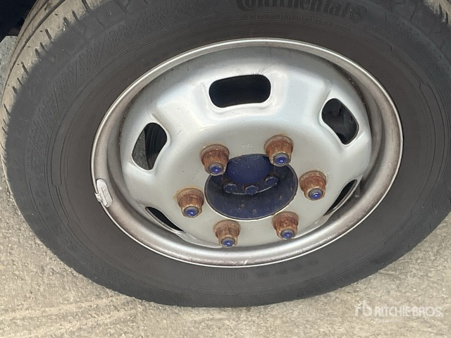 2010 Iveco 40C18 4x2 Van Truck - Xe tải hộp: hình 5 2010 Iveco 40C18 4x2 Van Truck - Xe tải hộp: hình 5