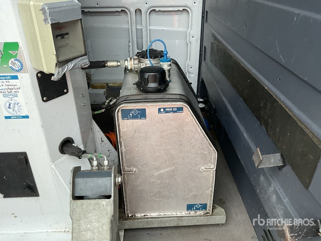 2013 Mercedes-Benz 2013 Danilift P130V on 4x2 Boom Truck - Nền bục trên không gắn trên xe tải: hình 5 2013 Mercedes-Benz 2013 Danilift P130V on 4x2 Boom Truck - Nền bục trên không gắn trên xe tải: hình 5