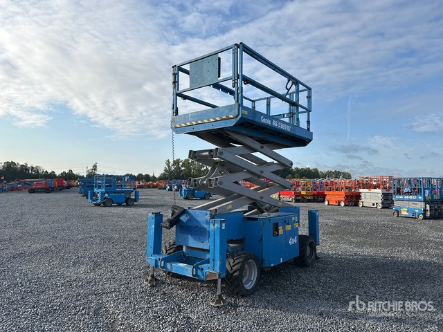 2014 Genie GS-3369RT 4x4 Diesel Scissor Lift - Máy nâng người hình kéo: hình 2 2014 Genie GS-3369RT 4x4 Diesel Scissor Lift - Máy nâng người hình kéo: hình 2