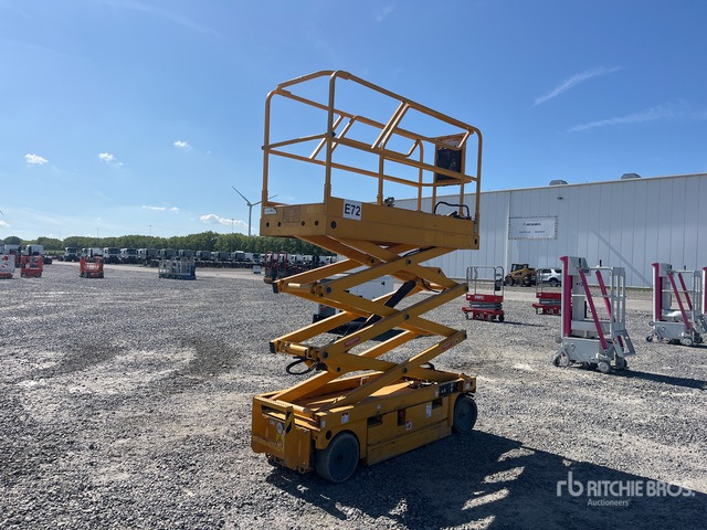 2014 Haulotte COMPACT8 Electric Scissor Lift - Máy nâng người hình kéo: hình 4 2014 Haulotte COMPACT8 Electric Scissor Lift - Máy nâng người hình kéo: hình 4