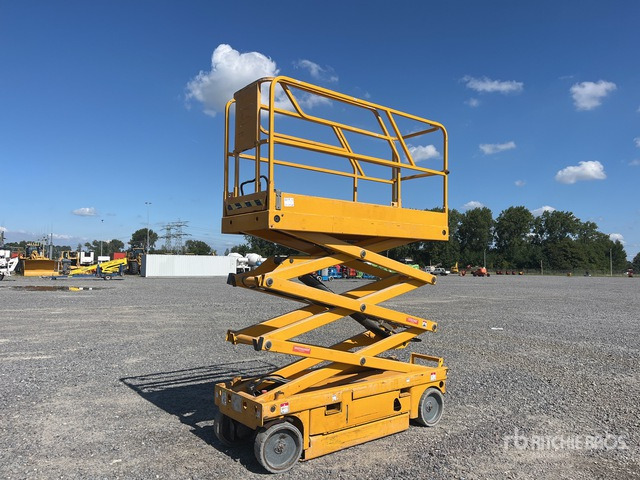 2014 Haulotte COMPACT8 Electric Scissor Lift - Máy nâng người hình kéo: hình 2 2014 Haulotte COMPACT8 Electric Scissor Lift - Máy nâng người hình kéo: hình 2