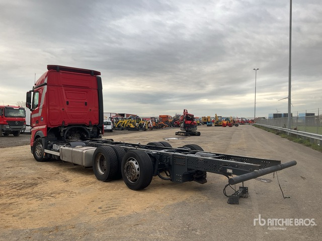 2015 Mercedes-Benz 2542 6x2 (Inoperable) Cab and Chassis - Xe tải khung gầm: hình 2 2015 Mercedes-Benz 2542 6x2 (Inoperable) Cab and Chassis - Xe tải khung gầm: hình 2