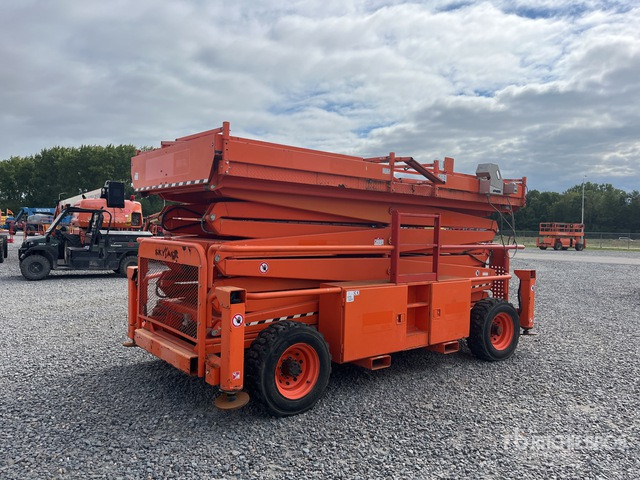 2018 Skyjack SJ9250 4x4 Diesel Scissor Lift - Máy nâng người hình kéo: hình 4 2018 Skyjack SJ9250 4x4 Diesel Scissor Lift - Máy nâng người hình kéo: hình 4