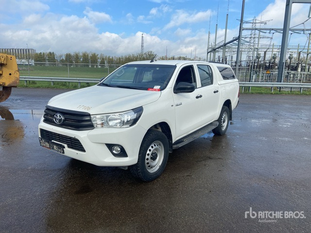 2018 Toyota Hilux 4x4 Crew Cab Pickup - Xe bán tải: hình 1 2018 Toyota Hilux 4x4 Crew Cab Pickup - Xe bán tải: hình 1
