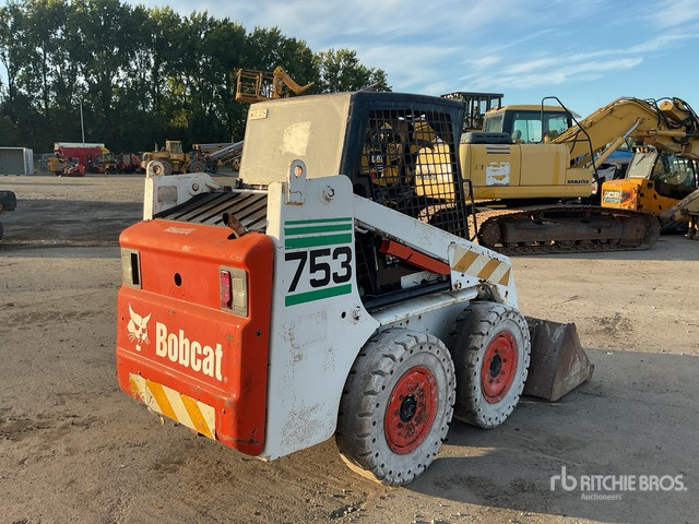 Bobcat 753 Skid Steer Loader - Máy xúc lật đa năng: hình 4 Bobcat 753 Skid Steer Loader - Máy xúc lật đa năng: hình 4