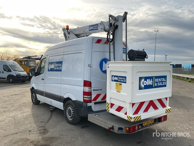 Mercedes-Benz mobiele kraan - Nền bục trên không gắn trên xe tải: hình 3 Mercedes-Benz mobiele kraan - Nền bục trên không gắn trên xe tải: hình 3