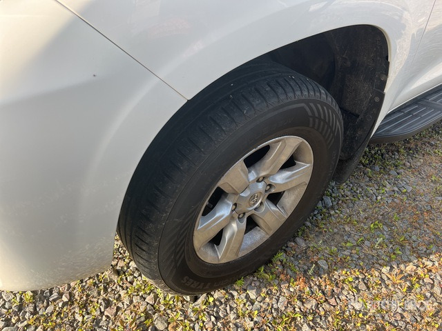 Toyota Land Cruiser SUV - SUV: hình 5 Toyota Land Cruiser SUV - SUV: hình 5