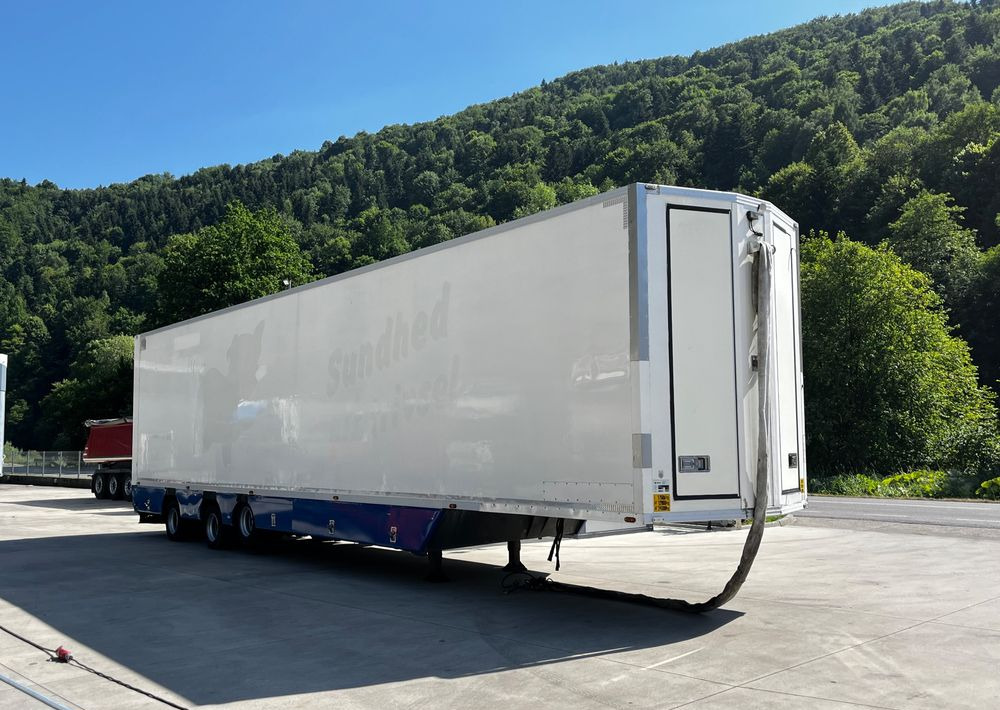 Pezzaioli HMK Industri // Do przewozu zwierząt // 2004 Rok // 3 Pokłady // Waga // Osi skrętne // Oznonacja // - Sơ mi rơ moóc chở gia súc: hình 4 Pezzaioli HMK Industri // Do przewozu zwierząt // 2004 Rok // 3 Pokłady // Waga // Osi skrętne // Oznonacja // - Sơ mi rơ moóc chở gia súc: hình 4