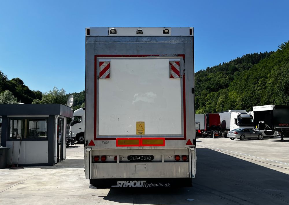 Pezzaioli HMK Industri // Do przewozu zwierząt // 2004 Rok // 3 Pokłady // Waga // Osi skrętne // Oznonacja // - Sơ mi rơ moóc chở gia súc: hình 5 Pezzaioli HMK Industri // Do przewozu zwierząt // 2004 Rok // 3 Pokłady // Waga // Osi skrętne // Oznonacja // - Sơ mi rơ moóc chở gia súc: hình 5