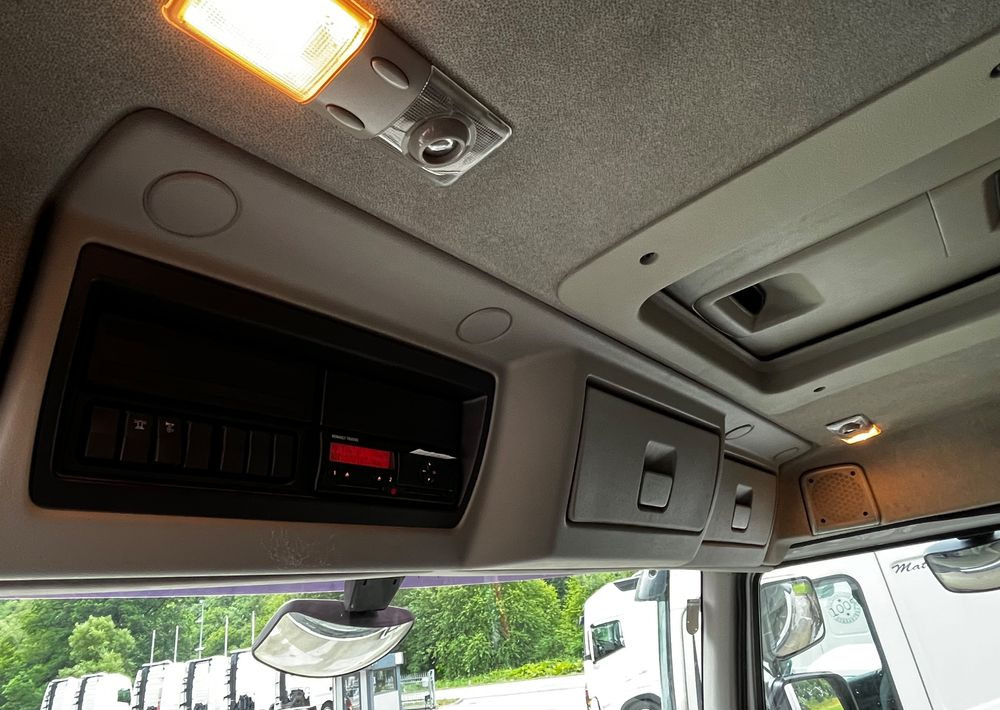 Renault Kerax 380 EEV // Skrzynia Burtowa // HIAB XS166 Hipro + Radio // Zwolnice // // - Xe cẩu tự hành, Xe tải thùng lửng/ Phẳng: hình 4 Renault Kerax 380 EEV // Skrzynia Burtowa // HIAB XS166 Hipro + Radio // Zwolnice // // - Xe cẩu tự hành, Xe tải thùng lửng/ Phẳng: hình 4