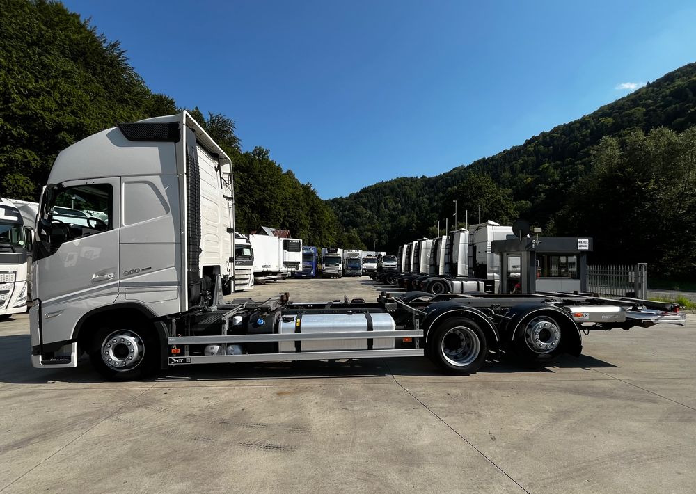 Volvo FH500 BDF 6x2 // Dolny zaczep // Euro 6 motor ! // New Face // XXL Cab // - Xe tải khung gầm: hình 3 Volvo FH500 BDF 6x2 // Dolny zaczep // Euro 6 motor ! // New Face // XXL Cab // - Xe tải khung gầm: hình 3