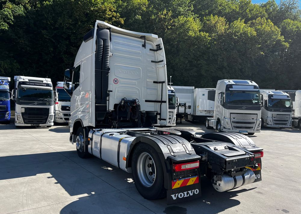 Volvo FH 500 // Zamiana na starszy // EURO 6 // Standard // 2024 Rok // Parkclima // Globe XL // Skóry // Joystick // - Xe đầu kéo: hình 4 Volvo FH 500 // Zamiana na starszy // EURO 6 // Standard // 2024 Rok // Parkclima // Globe XL // Skóry // Joystick // - Xe đầu kéo: hình 4