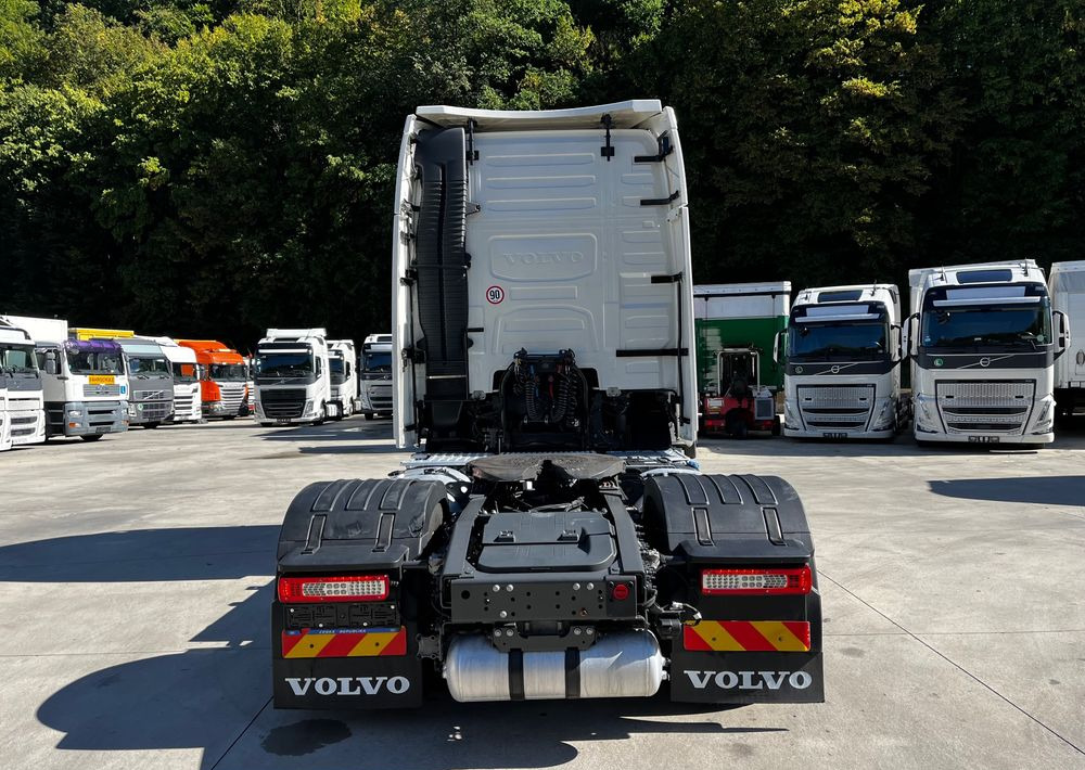 Volvo FH 500 // Zamiana na starszy // EURO 6 // Standard // 2024 Rok // Parkclima // Globe XL // Skóry // Joystick // - Xe đầu kéo: hình 5 Volvo FH 500 // Zamiana na starszy // EURO 6 // Standard // 2024 Rok // Parkclima // Globe XL // Skóry // Joystick // - Xe đầu kéo: hình 5