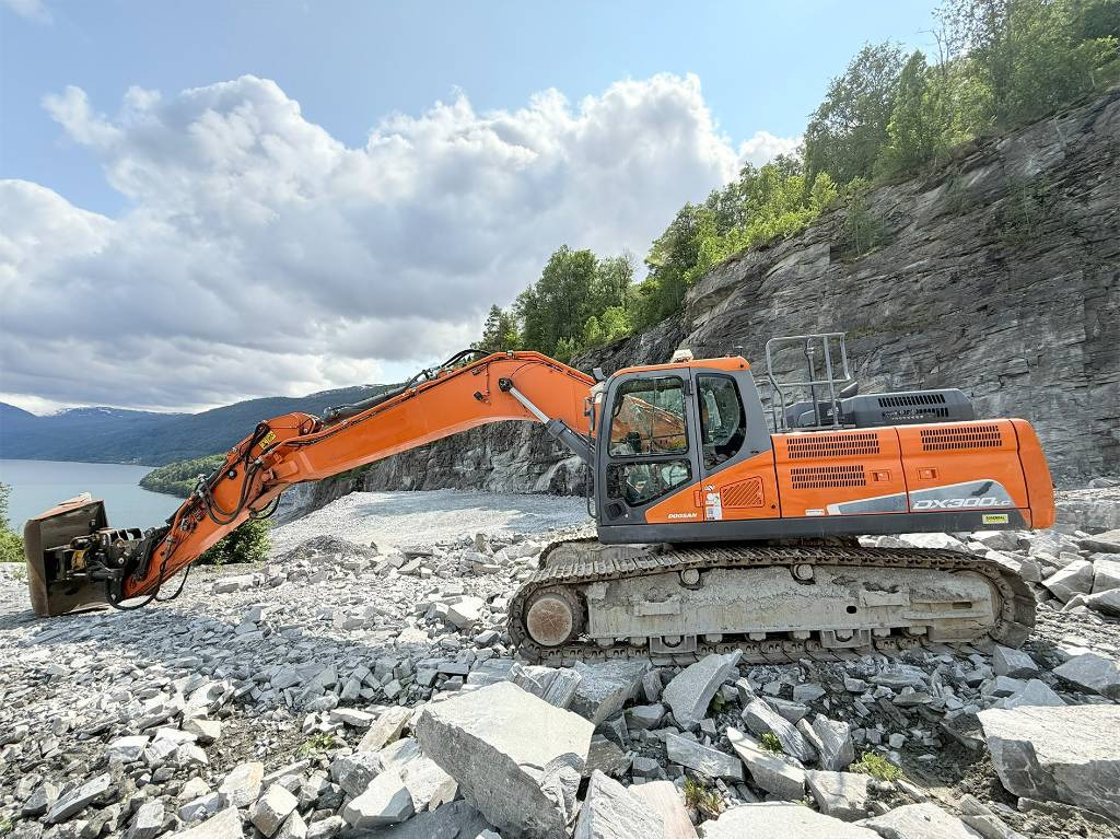 Doosan DX 300 LC-5 - Máy xúc bánh xích: hình 3 Doosan DX 300 LC-5 - Máy xúc bánh xích: hình 3