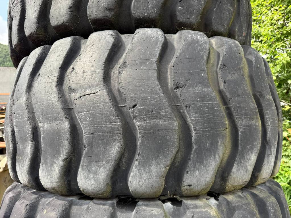 Goodyear 23,5R25 - Lốp: hình 5 Goodyear 23,5R25 - Lốp: hình 5