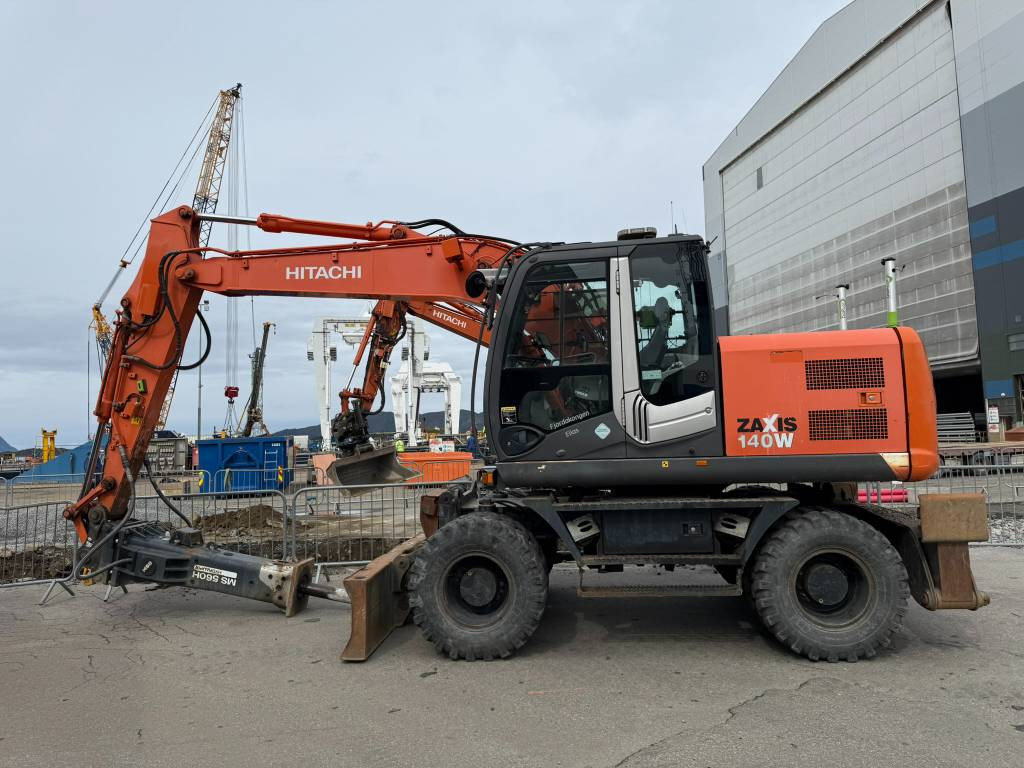 Hitachi ZX 140 W-3 - Máy xúc bánh lốp: hình 4 Hitachi ZX 140 W-3 - Máy xúc bánh lốp: hình 4