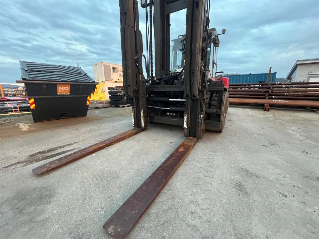 Kalmar DCE 120-12 - Xe nâng diesel: hình 2 Kalmar DCE 120-12 - Xe nâng diesel: hình 2