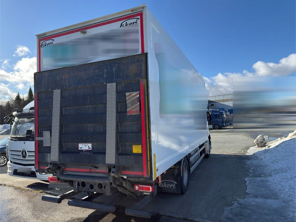 Mercedes-Benz Actros 1833 - Xe tải hộp: hình 5 Mercedes-Benz Actros 1833 - Xe tải hộp: hình 5