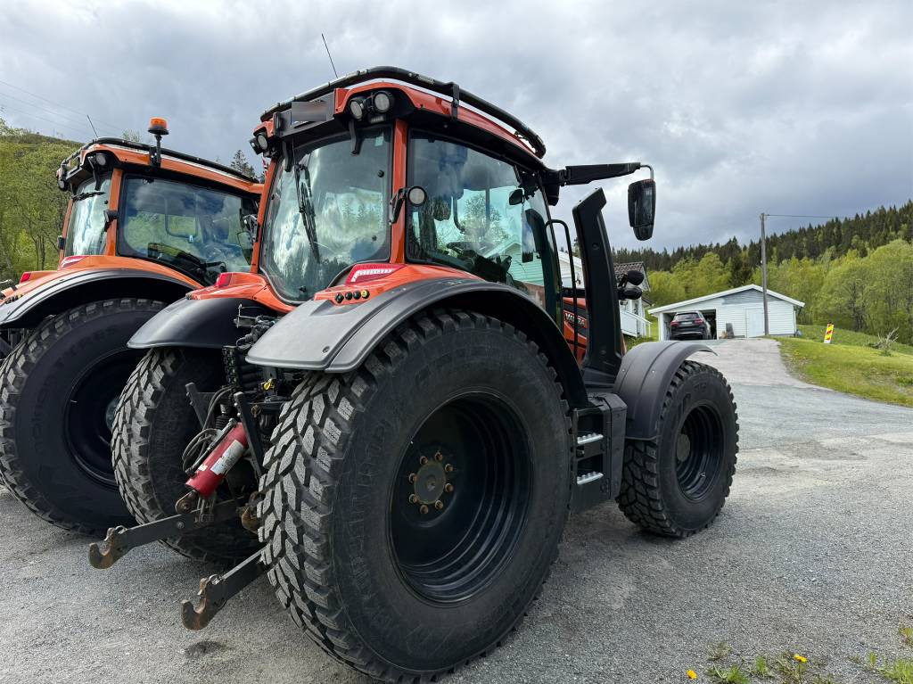 Valtra N175 V inkl. Noremat armklipper kantslåttløsning - Máy cày: hình 5 Valtra N175 V inkl. Noremat armklipper kantslåttløsning - Máy cày: hình 5