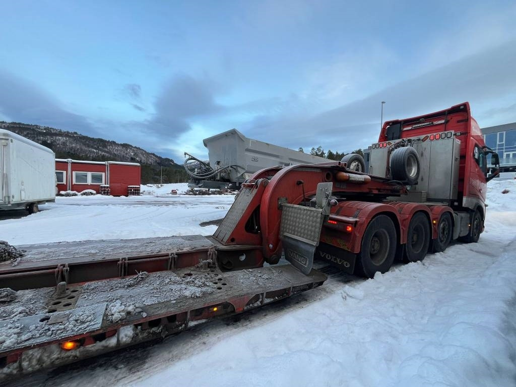 Vang ATHLS 3+1 Volvo FH16 750 Heavy Haul 8x2 - Sơ mi rơ moóc thùng thấp: hình 2 Vang ATHLS 3+1 Volvo FH16 750 Heavy Haul 8x2 - Sơ mi rơ moóc thùng thấp: hình 2
