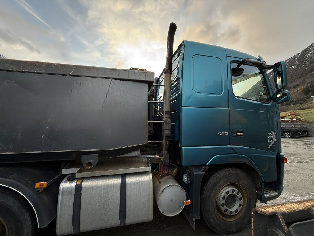 Volvo FH 16 550 6x2 - Xe ben: hình 4 Volvo FH 16 550 6x2 - Xe ben: hình 4