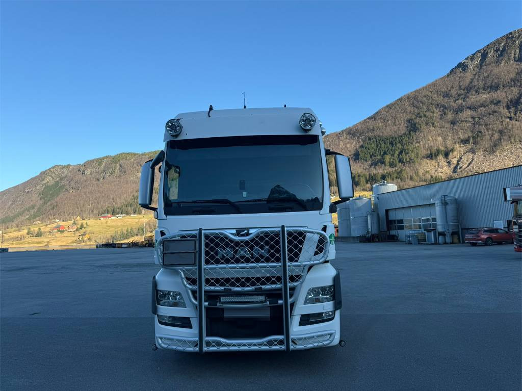 MAN TGX 26.640 6x4 - Xe đầu kéo: hình 2 MAN TGX 26.640 6x4 - Xe đầu kéo: hình 2