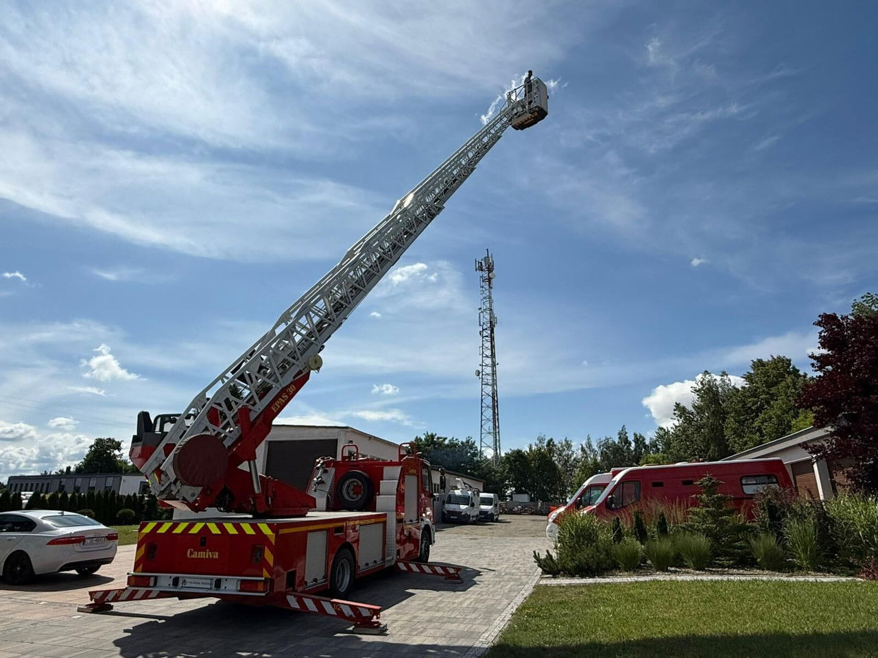 Iveco Eurocargo 130E24 30metrów Podnośnik koszowy zwyżka - Máy móc khác: hình 2 Iveco Eurocargo 130E24 30metrów Podnośnik koszowy zwyżka - Máy móc khác: hình 2