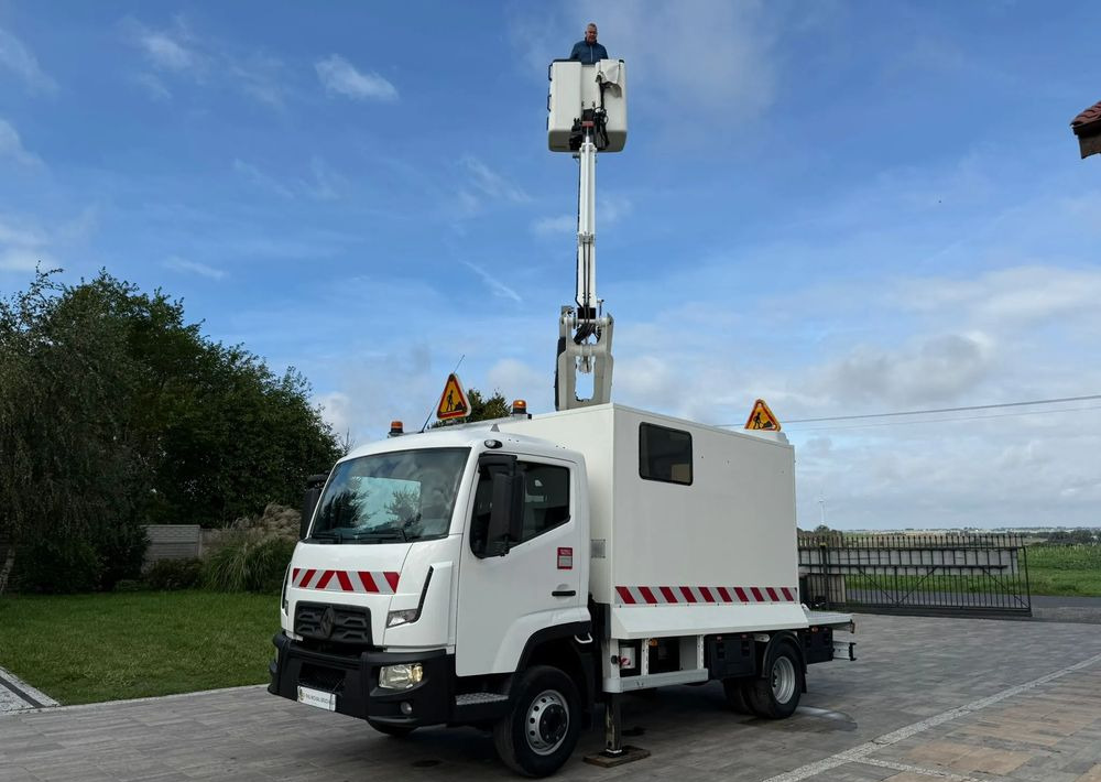 Renault D - Nền bục trên không gắn trên xe tải: hình 3 Renault D - Nền bục trên không gắn trên xe tải: hình 3