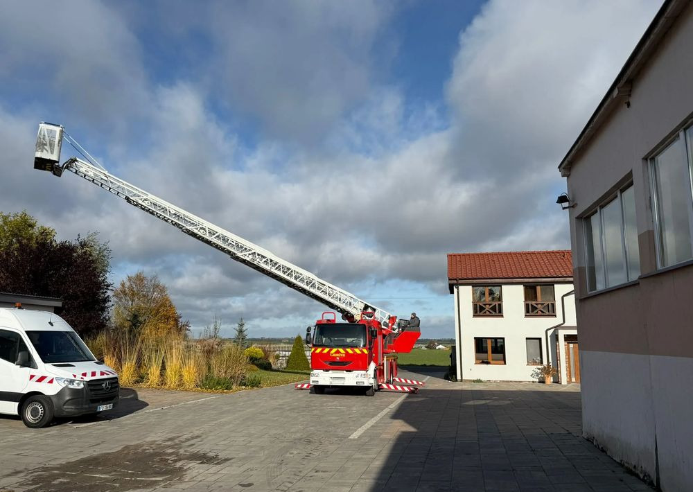 Xe tải cứu hỏa Renault Midlum 210: hình 5 Xe tải cứu hỏa Renault Midlum 210: hình 5