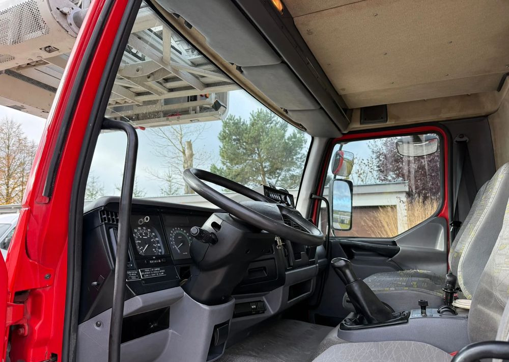 Xe tải cứu hỏa Renault Midlum 210: hình 11 Xe tải cứu hỏa Renault Midlum 210: hình 11