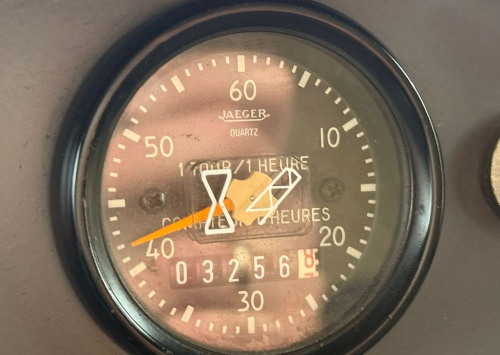 Xe tải cứu hỏa Renault Midlum 210: hình 16 Xe tải cứu hỏa Renault Midlum 210: hình 16