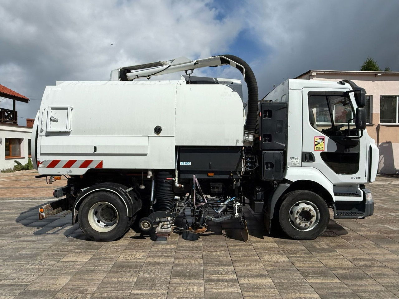 Renault Midlum 270 - Xe quét đường: hình 4 Renault Midlum 270 - Xe quét đường: hình 4