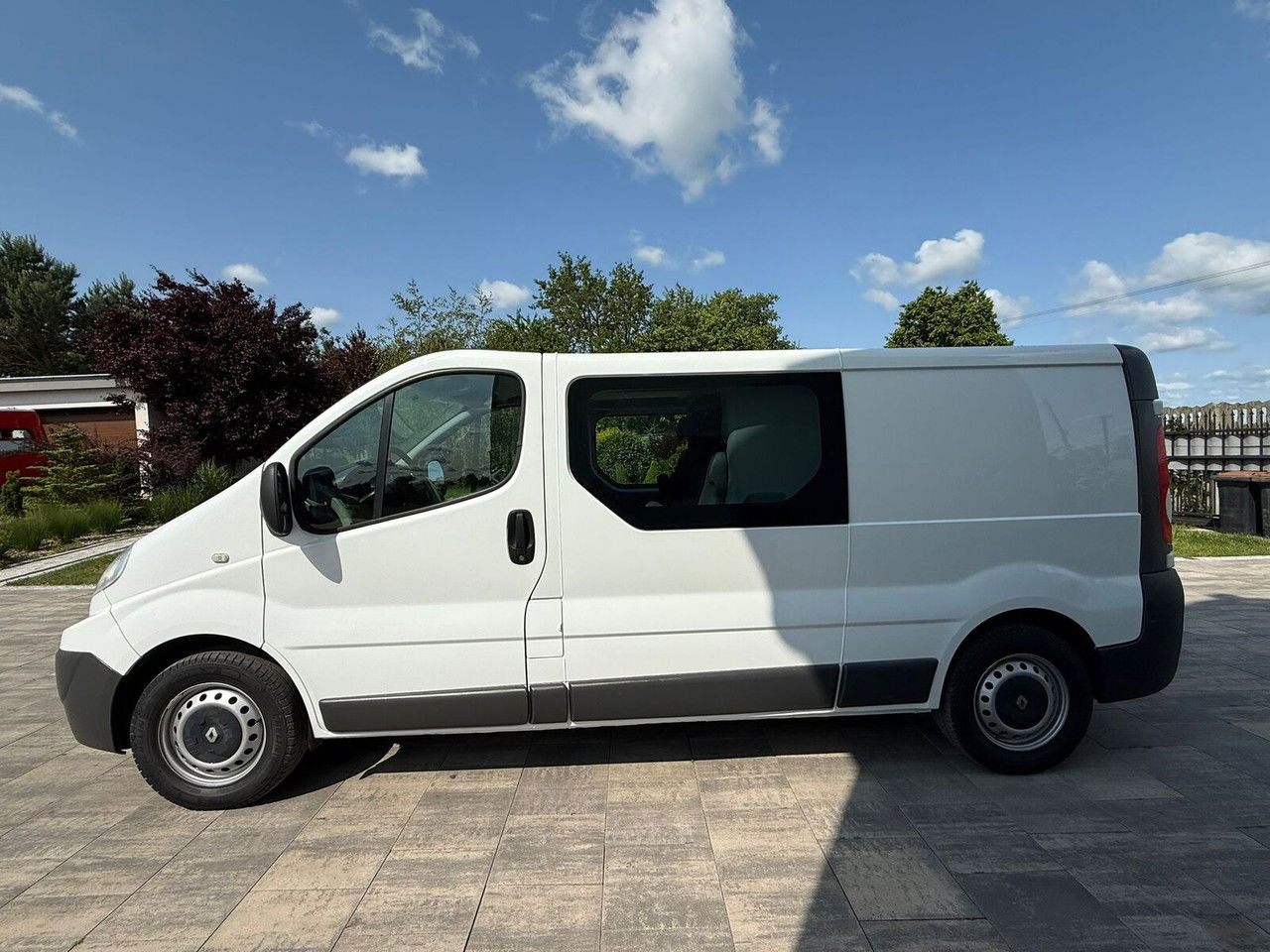 Renault Trafic 2.0 - Xe van nhỏ gọn, Xe tải van: hình 5 Renault Trafic 2.0 - Xe van nhỏ gọn, Xe tải van: hình 5