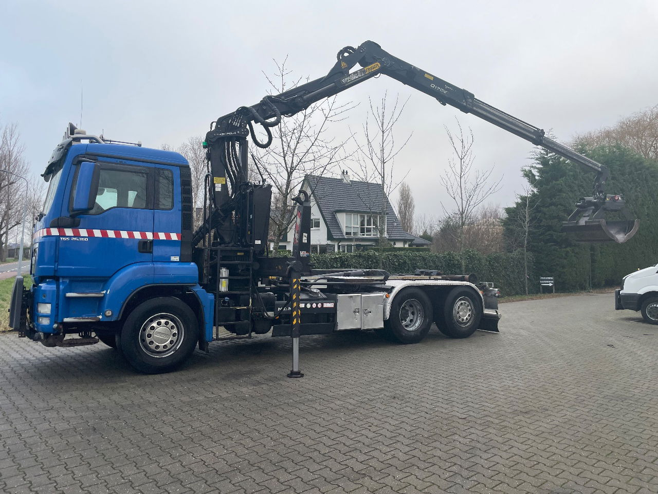 MAN TGS 26.360 with palfinger Z crane, remote controled crane - Xe chở container/ Xe tải hoán đổi thân, Xe cẩu tự hành: hình 2 MAN TGS 26.360 with palfinger Z crane, remote controled crane - Xe chở container/ Xe tải hoán đổi thân, Xe cẩu tự hành: hình 2