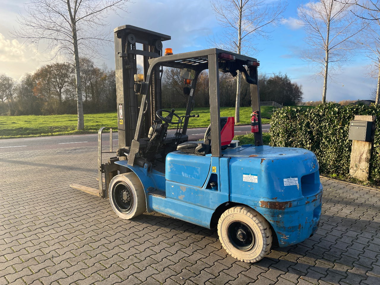 Nissan 3.5 tons diesel heftruck triplo 5.50m Hefhoogte 2000 uur - Xe nâng: hình 2 Nissan 3.5 tons diesel heftruck triplo 5.50m Hefhoogte 2000 uur - Xe nâng: hình 2