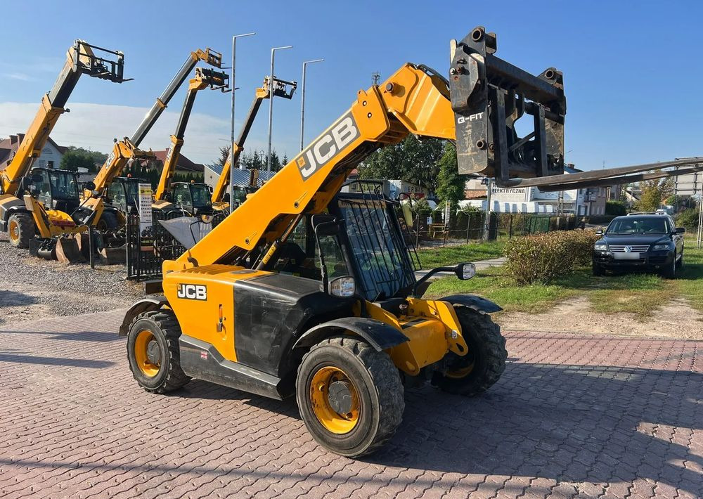 JCB 525-60 - Xe nhấc hình viễn vọng kính: hình 1 JCB 525-60 - Xe nhấc hình viễn vọng kính: hình 1