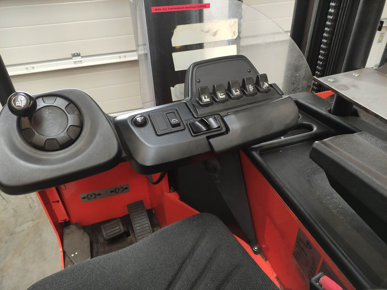 BT FRE 270 - Xe tải tiếp cận: hình 5 BT FRE 270 - Xe tải tiếp cận: hình 5