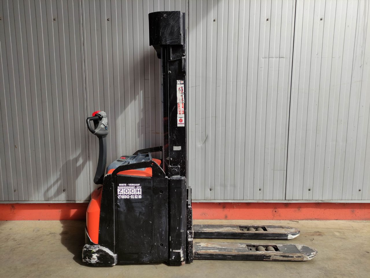 BT SWE160L - Máy xếp chồng: hình 2 BT SWE160L - Máy xếp chồng: hình 2
