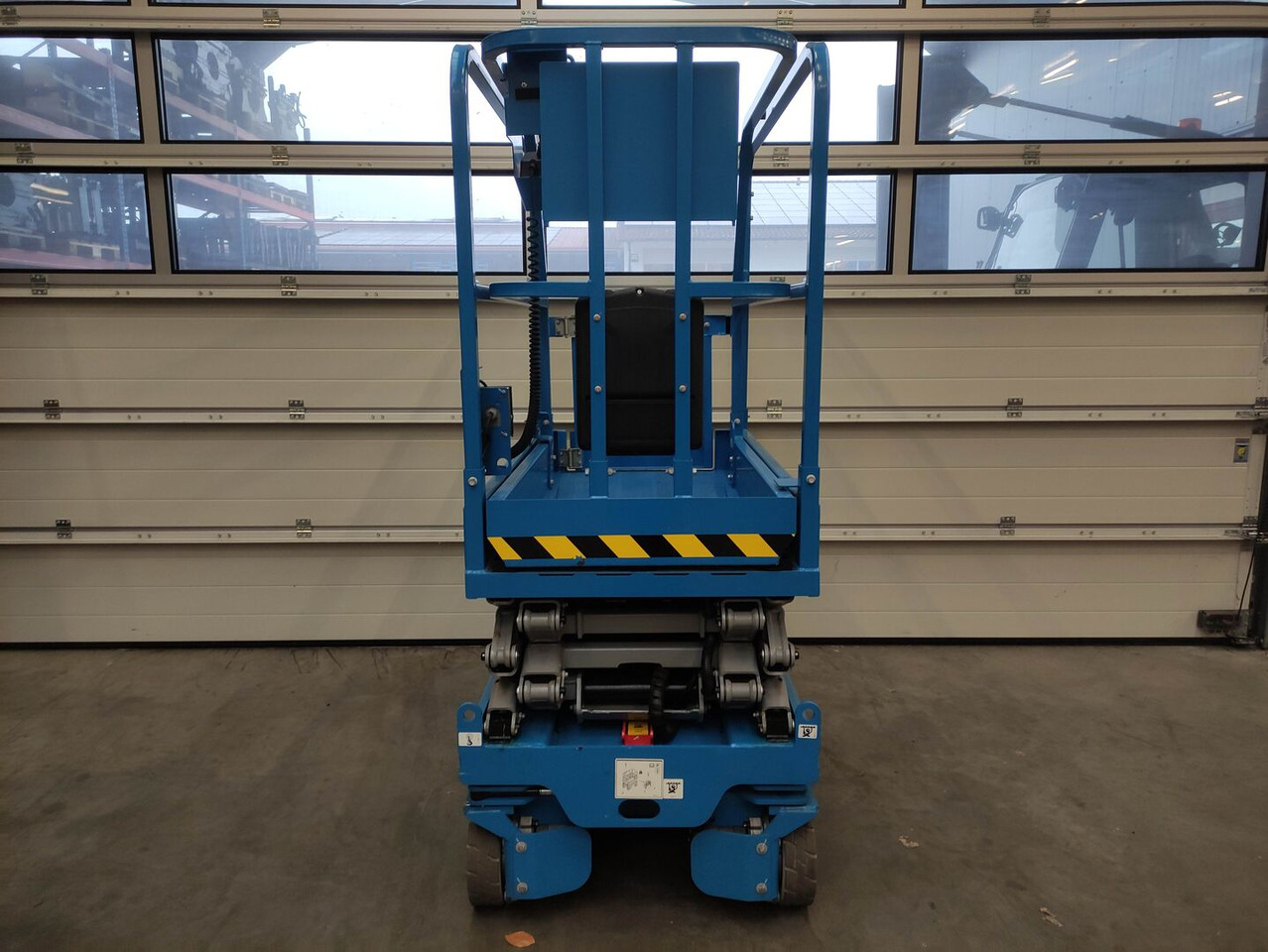 Genie GS1932m - Máy nâng người hình kéo: hình 3 Genie GS1932m - Máy nâng người hình kéo: hình 3